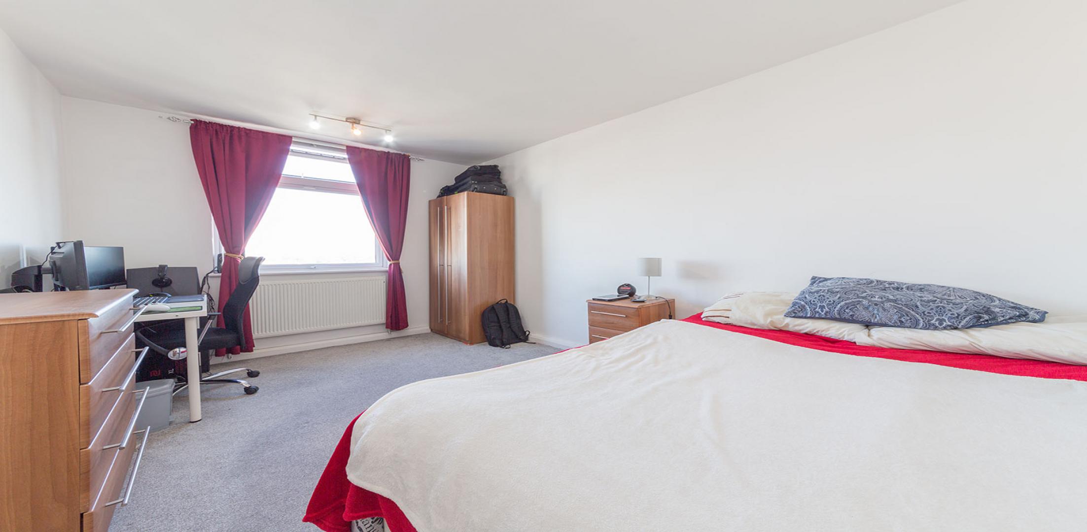 Three Bed / Three Bath High Street, Pinner